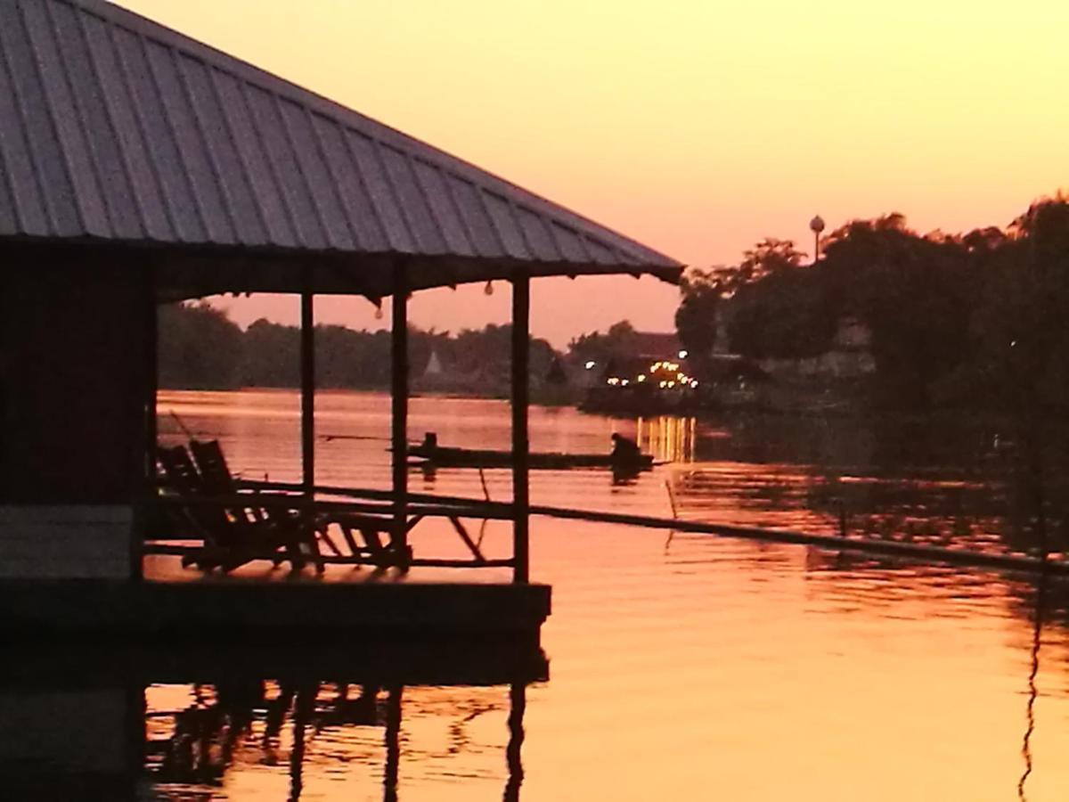 River Marina Resort Uthai Thani Exterior photo