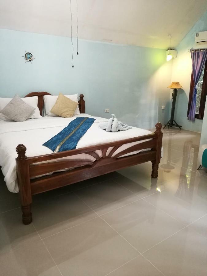 River Marina Resort Uthai Thani Exterior photo