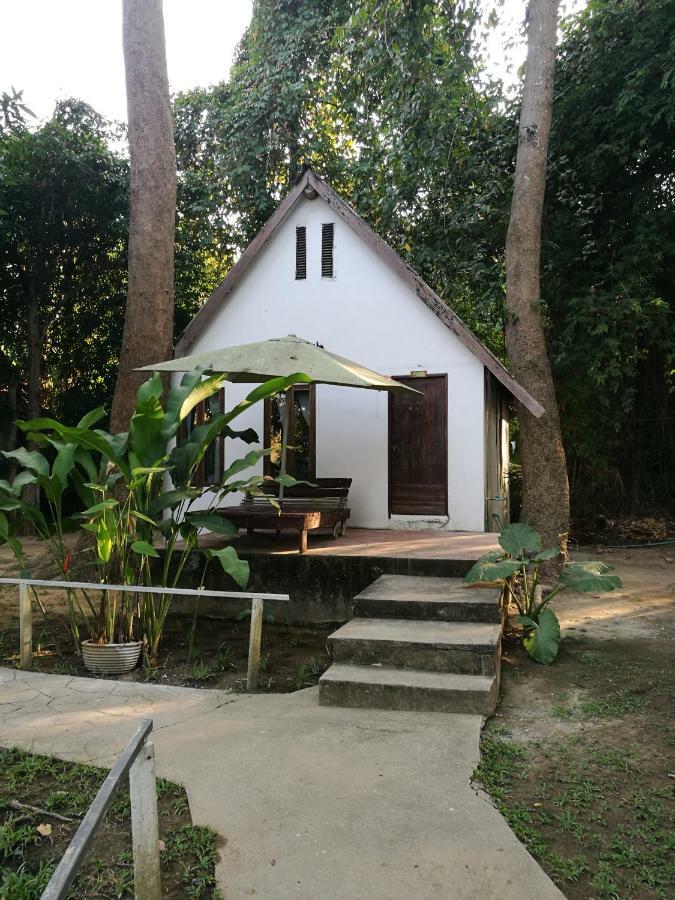 River Marina Resort Uthai Thani Exterior photo