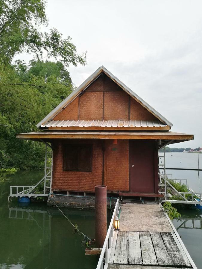 River Marina Resort Uthai Thani Exterior photo